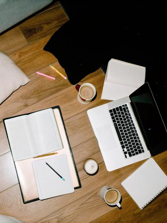 Beginner Guide to Journaling Every Day for a Happier Mind